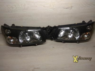 Фара левая Forester 03-05 ксенон