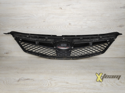 Решетка радиатора Legacy B14 S+W 09-12