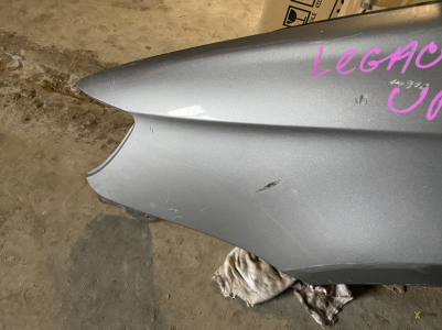 Крыло переднее левое Legacy 06-09