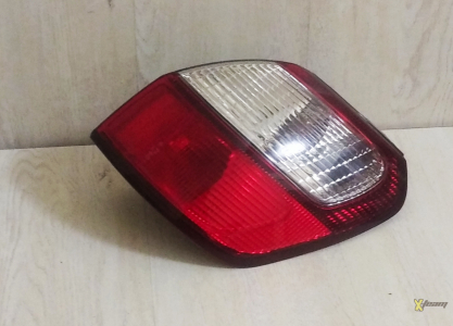 Фонарь задний правый B12 Wagon 00-03