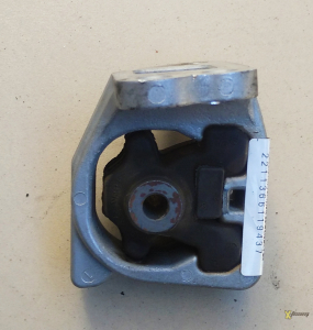 Подушка двигателя передняя B15 20F+25A+25B 14-19