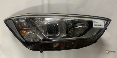 Фара правая Hyundai Santa Fe 2013-2016