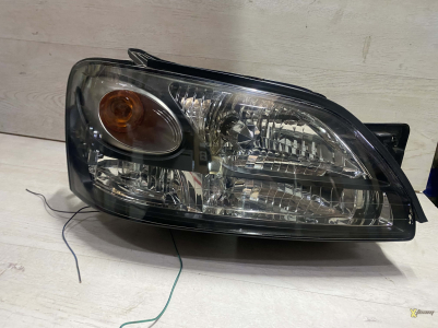 Фара правая B12 00-03 (ксенон)