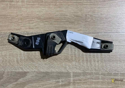 Кронштейн задней защиты правый J9D375111BA Jaguar I-PACE