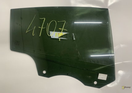 Скло дверей задньої правої Model Y 2024