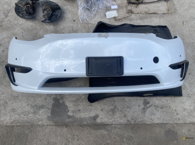 Бампер передний Model Y