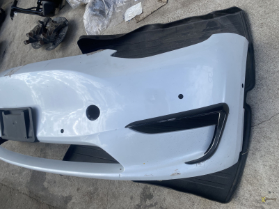 Бампер передний Model Y