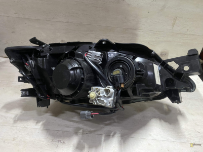Фара левая Impreza 08 черная ксенон 