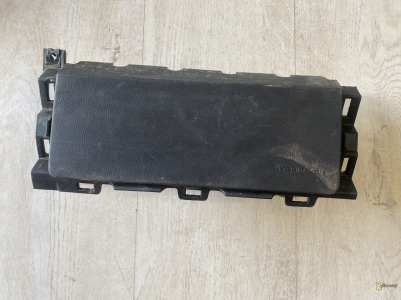 Подушка AirBag в ногах водителя W11