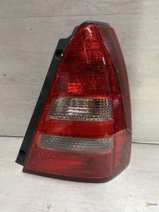 Фонарь задний правый Forester 03-05