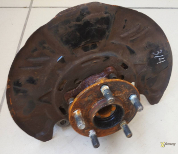 Кулак передний правый  S13.G23.G33.G43 15-17