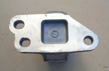 Подушка двигателя передняя B15 20F+25A+25B 14-19