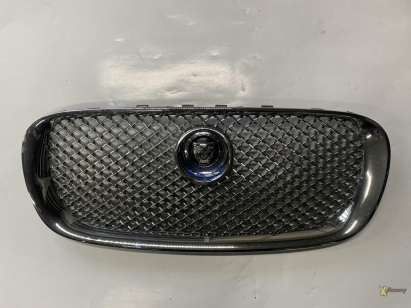 Решітка радіатора Jaguar XF