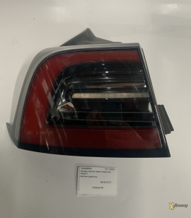 Фонарь задний левый наружный Model Y