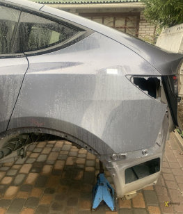 Четверть задняя левая в сборе с правой и нишей запаски Model Y 2024
