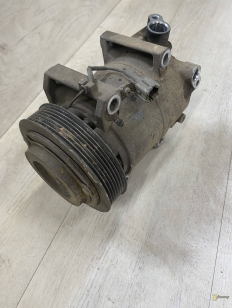 Компрессор кондиционера Nissan Pathfinder R51