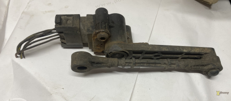 Датчик положения уровня кузова AH325B732AD Land Rover