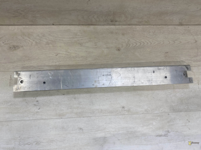 Распорка крепление диффузора Model Y