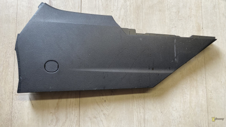 Накладка центральной консоли правая B16