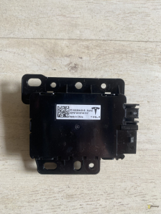 Блок управления usb Model Y