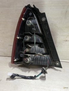 Фонарь задний правый Forester 03-05