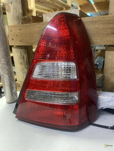 Фонарь задний правый Forester 03-05