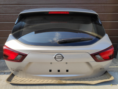 Дверь багажника Nissan Rogue Sport в сборе