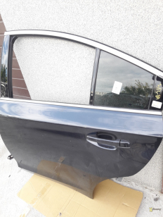 Дверь задняя левая B15 Sedan