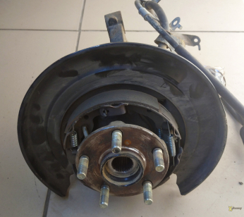 Кулак задний правый Forester S13 16-17